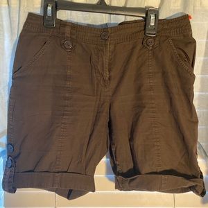 brown shorts
